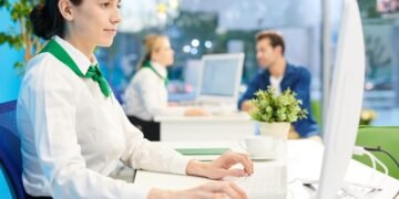 Возврат 50% налога обвалил чистую прибыль банков на треть.