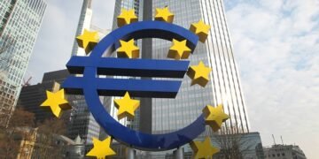 Макрофинансовая стабильность Украины оказалась под угрозой из-за кризиса европейских гособлигаций.