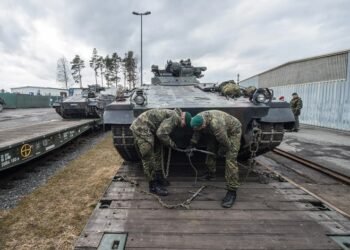 Германия упрощает экспорт вооружений в Украину.