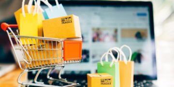 Налоговая удавка для маркетплейсов: мелкий бизнес мигрирует в “тень”