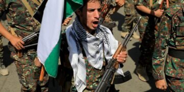 Еще один союзник Ирана присоединился к войне: по Израилю полетели ракеты