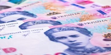 Не контролюєш дитину – плати: в Україні за прогули школи штрафуватимуть батьків