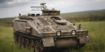 С пушкой и серьезной “максималкой”: что известно о британских бронемашинах в ВСУ