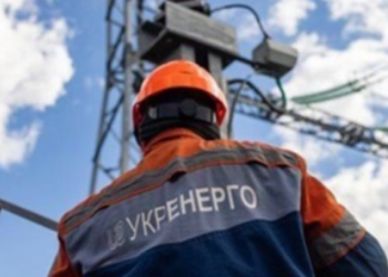 У сотнях будинках Києва зникає світло: що відбувається з електрикою