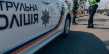 Поліція врятувала жінку посеред вулиці: що сталось на Київщині