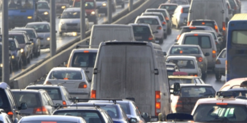 Заборонено рух: одну з вулиць Києва повністю перекриють для водіїв