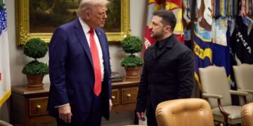 Зеленский хотел подарить Трампу iPad с трансляцией войны, но тот не пришел, – FT