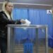 Все больше украинцев против выборов во время войны: как изменились настроения