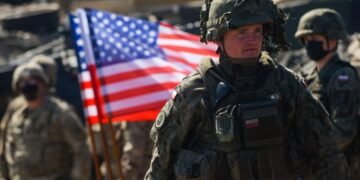 США срочно перебрасывают тысячи военных на Ближний Восток, – Reuters