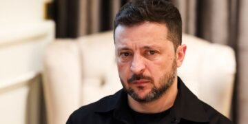 “Это абсолютное извращение”: Зеленский эмоционально отреагировал на удар “Шахедами” по церкви