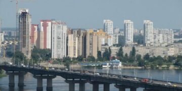 Паніка в мережі: у Києві перевірили інформацію про вибухи на лівому березі