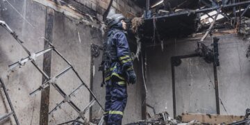 Россияне обстреляли Краматорск: в кафе возник крупный пожар