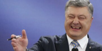Порошенко использует суды и войну для собственного пиара, — волонтёрка