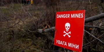 На Сумщині трактор підірвався на скинутій з ворожого дрона вибухівці – двоє поранених