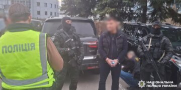 Продавали «бронь» и выезд за границу: Нацполиция задержала группу с криминальным авторитетом. ВИДЕО