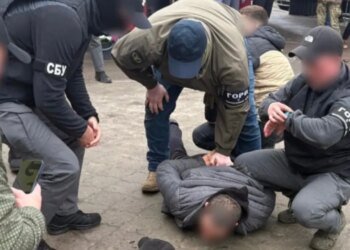 В Сумской области задержали мужчину за попытку снять военнообязанного с розыска за взятку