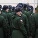 Контракт или отчисление: Кремль безуспешно пытается загнать двоечников на фронт