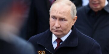 Царь-то ненастоящий: в Z-среде запустили операцию по публичному унижению Путина