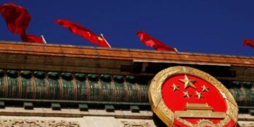 Пока мир отвлекся на Иран, Пекин втихую ворует чужие территории и строит военные базы