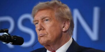 Один против Ирана: союзники отказались давать флот Трампу