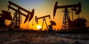 Цены на нефть марки Brent растут, а американская нефть дешевеет из-за неопределённости на Ближнем Востоке