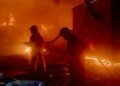 В Киевской области в результате атаки на предприятии возник крупный пожар. ФОТО