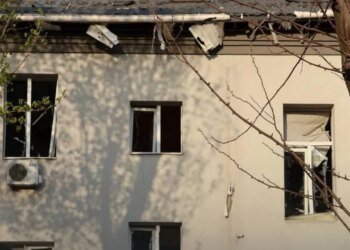 В результате обстрелов повреждено более 70 домов в трёх районах Запорожья