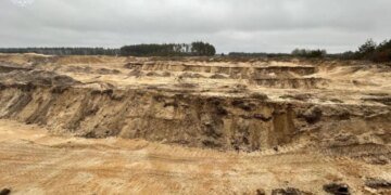 В Житомирской области разоблачили схему незаконной добычи песка