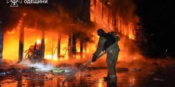 Массированная атака дронов на Одессу: ранены по меньшей мере 13 человек