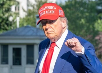 Трамп пообещал открыть Ормузский пролив и назвал условие “успешной сделки” с Ираном