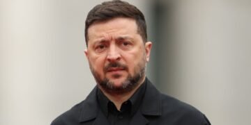 “Не заслуживает никакого смягчения санкций”: Зеленский отреагировал на ночную атаку РФ