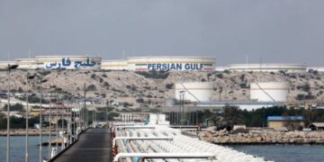 Захлебнуться собственной нефтью: Фараджаллах раскрыл новую тактику США против Ирана