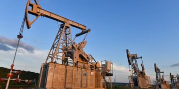 Россия не сможет спасти мир от дефицита нефти – Устенко