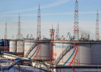 Нефтегазовые доходы Кремля рухнули вдвое: кого Путин заставит платить за войну