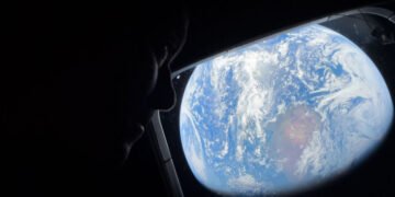 NASA показало фото з Місяця, зняті на iPhone 17 Pro Max під час місії Artemis II