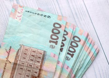 Украинцам раздадут почти по 11 тысяч гривен: названо главное условие получения выплаты