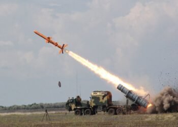 “Нептуны” ударили по заводу “Атлант Аэро” в Таганроге, также среди целей – корабль ФСБ