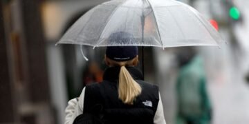 Дожди с грозами накроют несколько областей: где сегодня ждать осадков