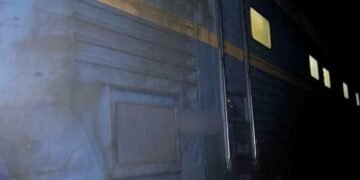 Смерть на коліях: під Києвом потяг збив жінку