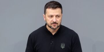 Украина анализирует обновленные военные планы РФ и готовит ответ, – Зеленский