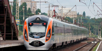 Билеты в первый класс “Интерсити” будут продавать по новым правилам: что изменится с 25 апреля