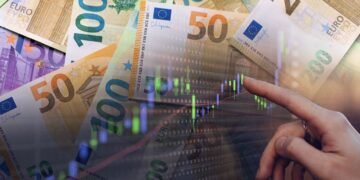 Евро приблизилось к 51, доллар опустился: курс на 13 апреля и облагается ли налогом крипта