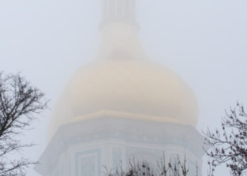 Світло в темряві і оригінальні кошики: як у Києві почалось святкування Великодня, – ВІДЕО