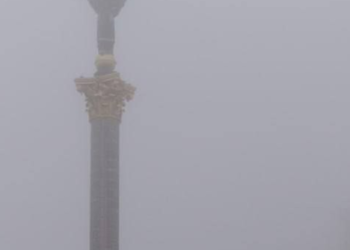 Сіра темрява й аномальне забруднення: що відбувається на вулицях Києва, – ФОТО