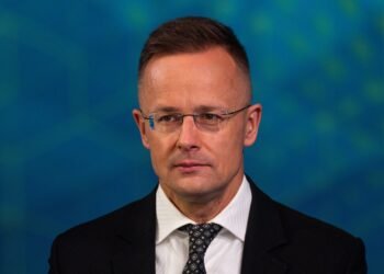 Сийярто снова обвинил Украину в “посягательстве на суверенитет” и пригрозил последствиями