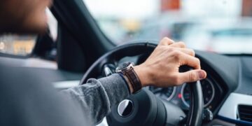 В Украине ограничили возраст водителей авто: кому запретили садиться за руль