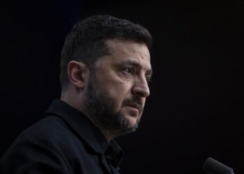 “Мы не враги”: Зеленский ответил Вэнсу на заявления о сокращении помощи США