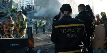 Київ під ракетною атакою: вибухи, пожежі та руйнування