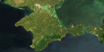 У Криму повідомляють про вибухи та роботу ППО біля аеродромів "Кача" і "Бельбек"