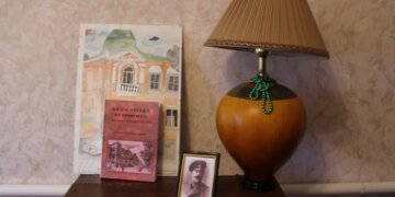Мародерство под видом спасения: россияне грабят руины Бахмута, вывозя артефакты в Донецк